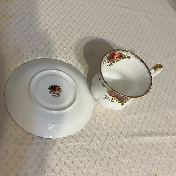 Royal Albert Cup and Saucer, Old Country Floral